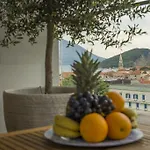 Leona Residences Apartment