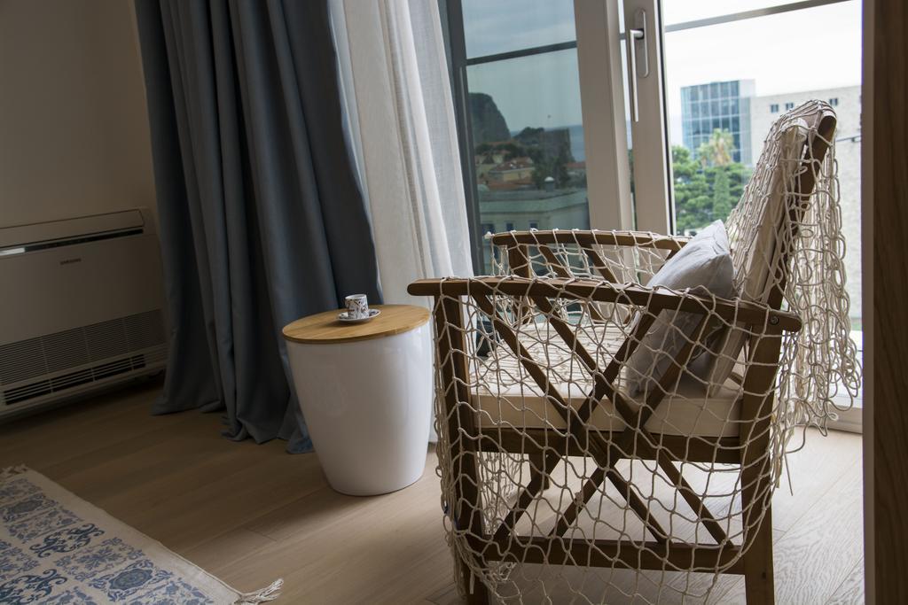Leona Residences